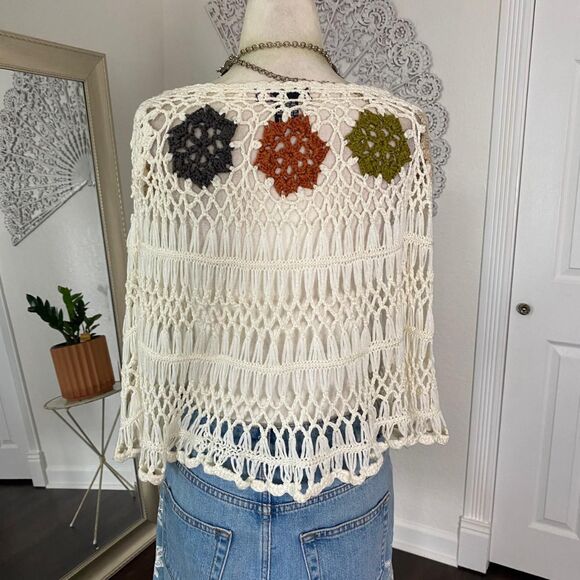Say What? Whimsygoth White Floral Boho Shawl Asymmetric Crochet Top One Size - Picture 2 of 7
